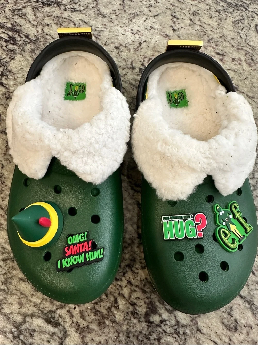 CROCS 🎄 omg